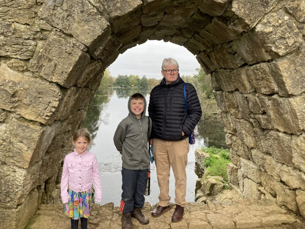 Len with grandchildren 