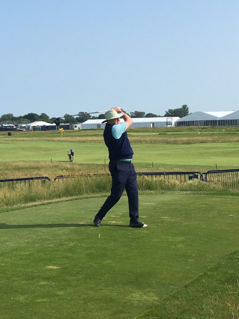 Len playing golf